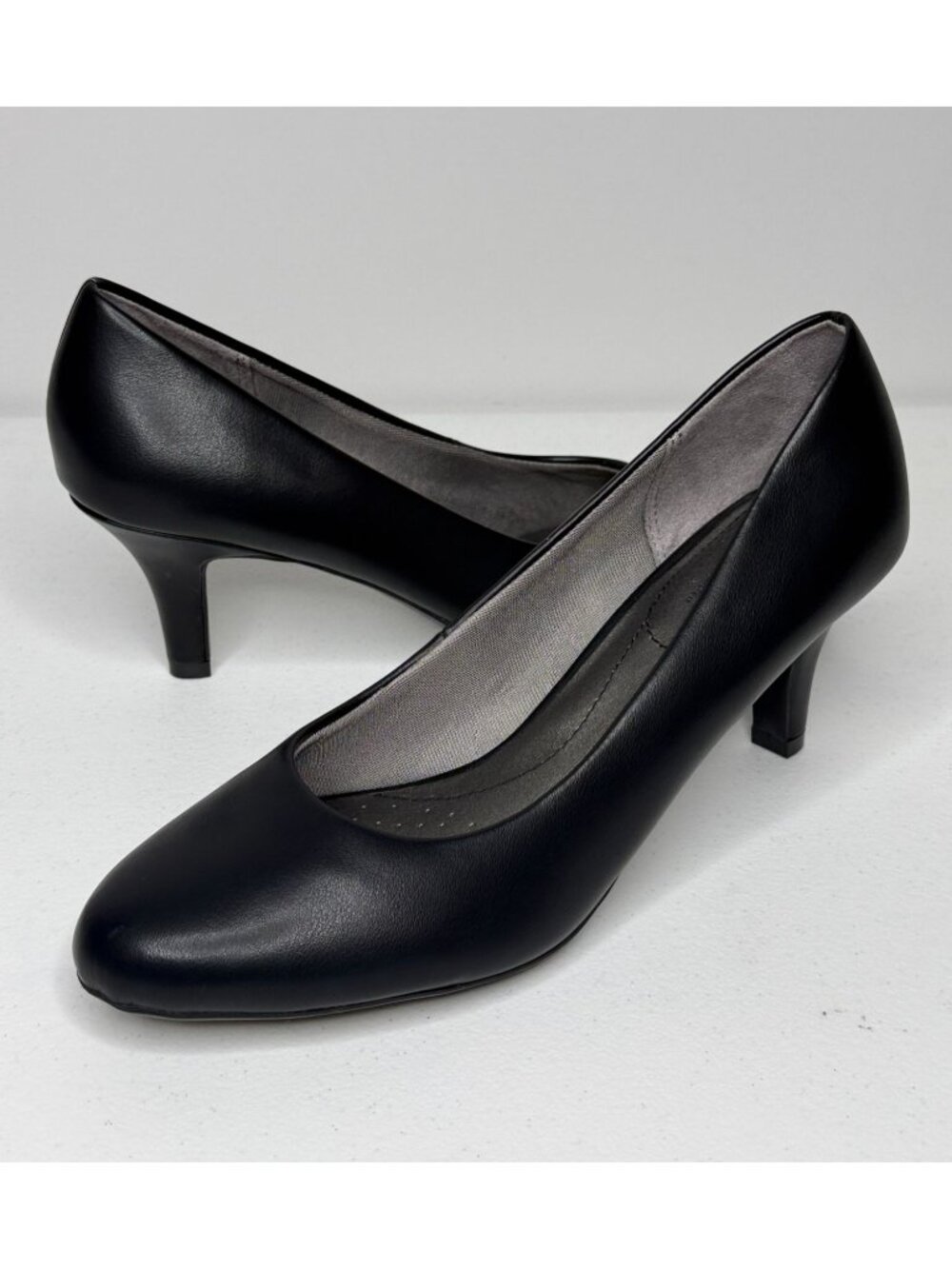 LifeStride Soft System Black Low Heel Pumps Size 10